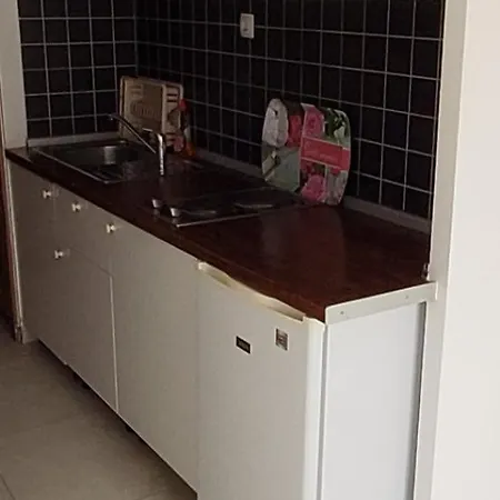 Holidays 11 Apartment Split